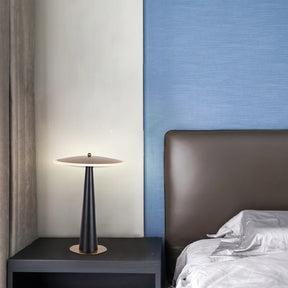 Lampe de Table en Cuivre - Éclairage Moderne et Élégant