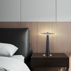 Lampe de Table en Cuivre - Éclairage Moderne et Élégant