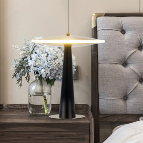 Lampe de Table en Cuivre - Éclairage Moderne et Élégant