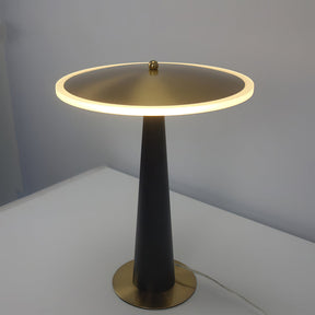 Lampe de Table en Cuivre - Éclairage Moderne et Élégant