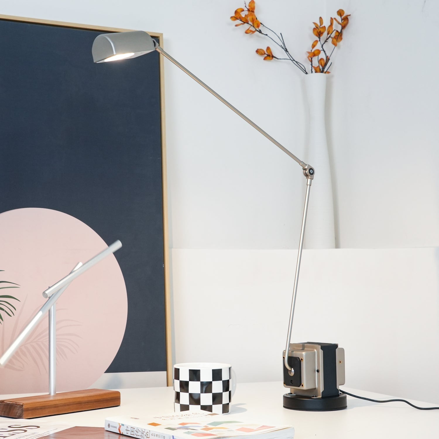 Lampe de Table Élégante et Polyvalente - Diffuseur Rotatif et Gradation Ajustable