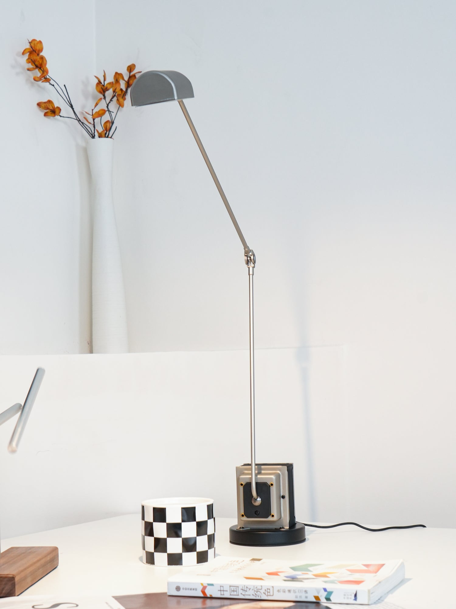 Lampe de Table Élégante et Polyvalente - Diffuseur Rotatif et Gradation Ajustable