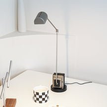 Lampe de Table Élégante et Polyvalente - Diffuseur Rotatif et Gradation Ajustable