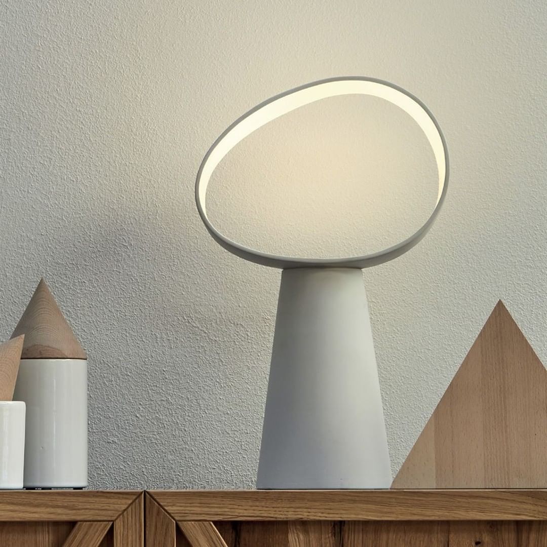 Lampe de Table Élégante - Design Minimaliste et Couleurs Vives