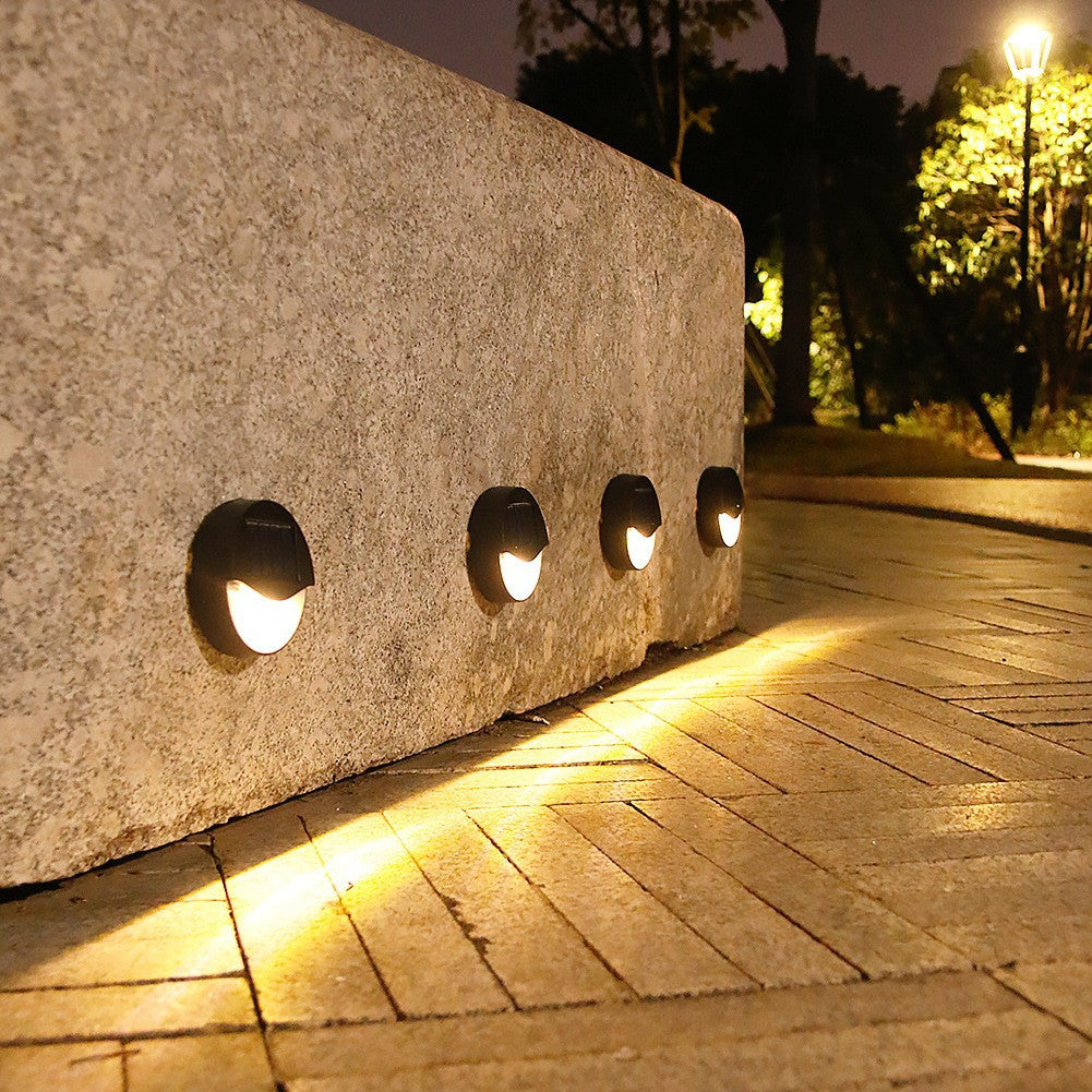 Lampes Solaires Étanches pour Jardin - Énergie Solaire et Installation Facile