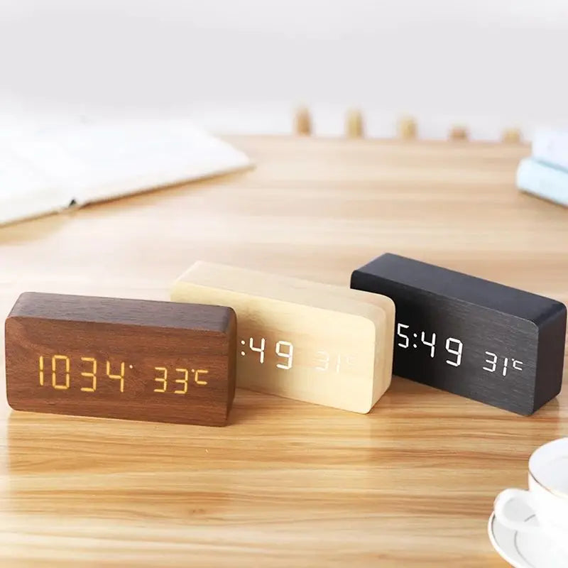 Horloge Réveil Numérique en Bois - Affichage LED et Fonction Silencieuse