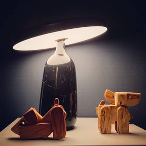 Lampe de Table Élégante en Marbre - Design Sophistiqué et Lumière Douce