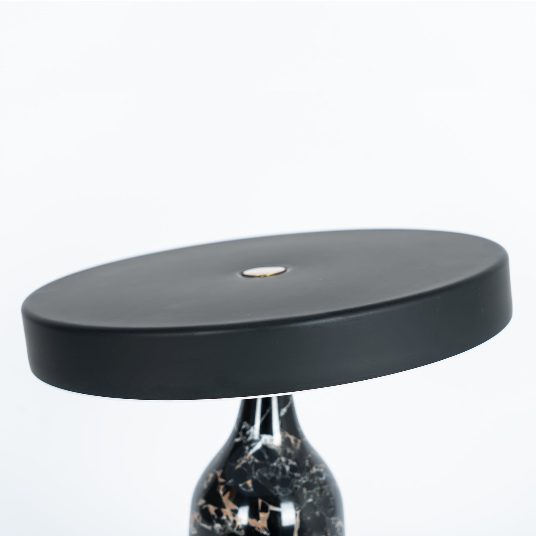 Lampe de Table Élégante en Marbre - Design Sophistiqué et Lumière Douce