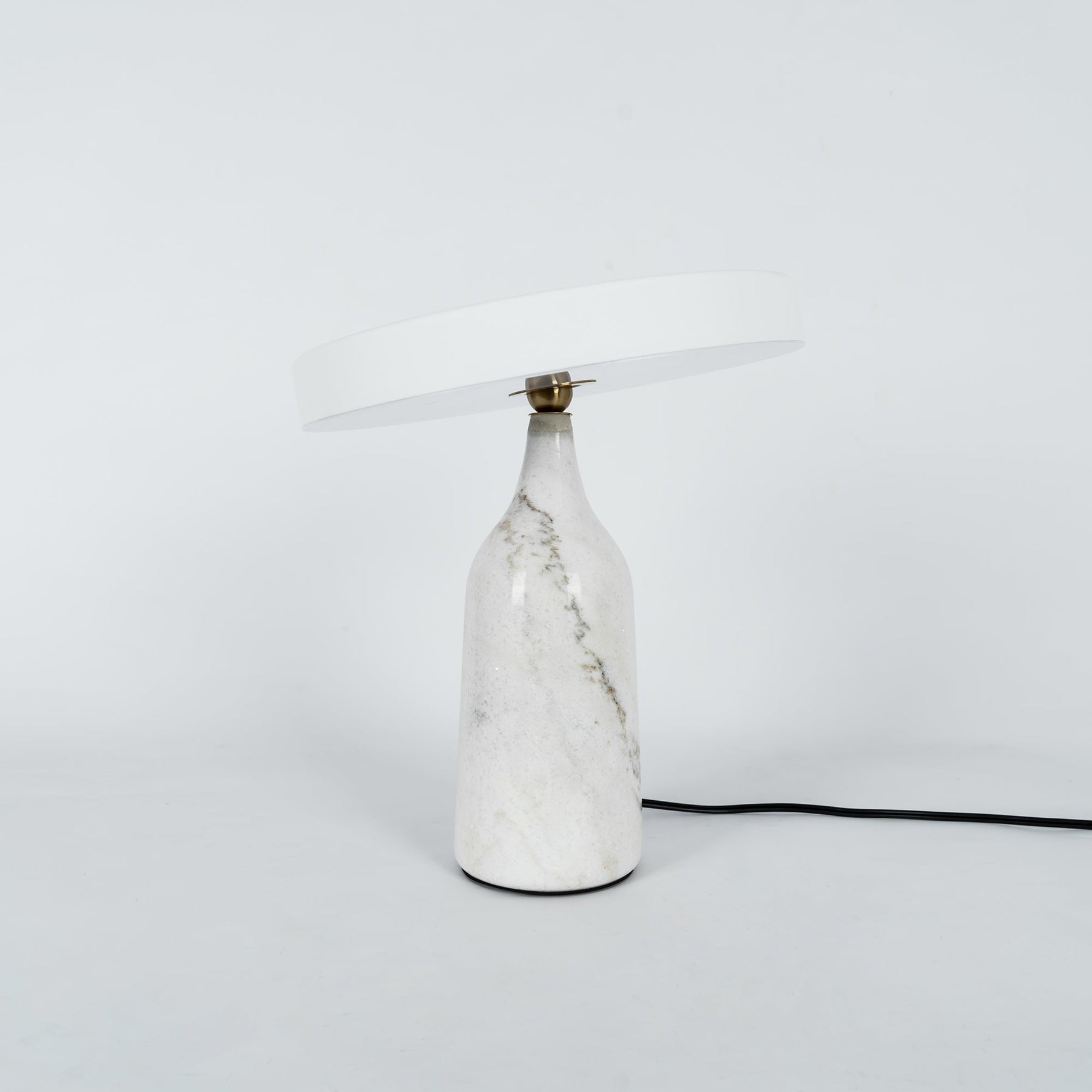 Lampe de Table Élégante en Marbre - Design Sophistiqué et Lumière Douce