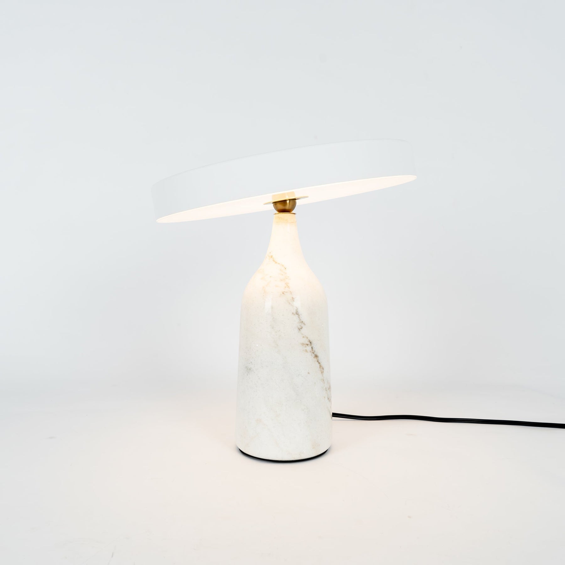 Lampe de Table Élégante en Marbre - Design Sophistiqué et Lumière Douce