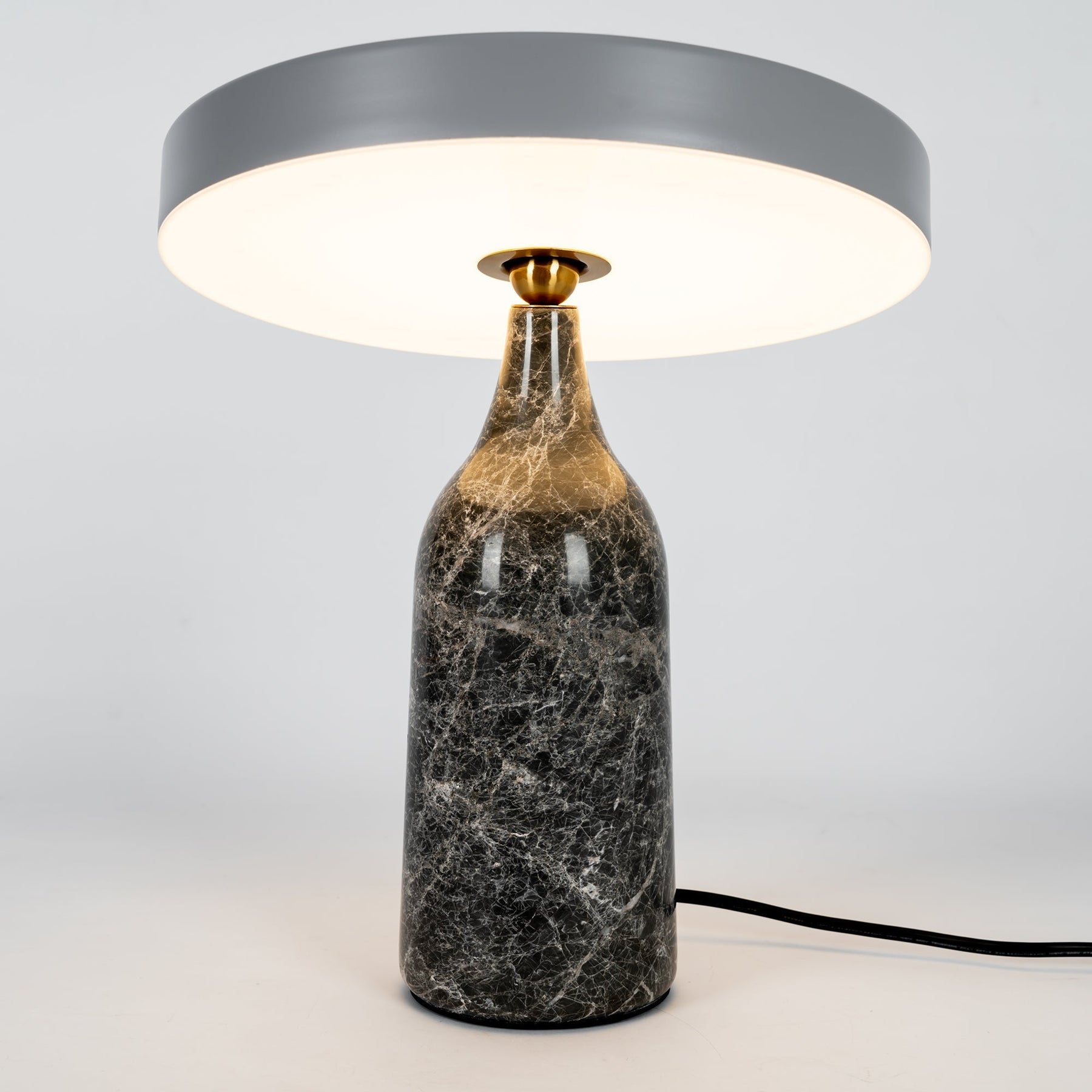 Lampe de Table Élégante en Marbre - Design Sophistiqué et Lumière Douce