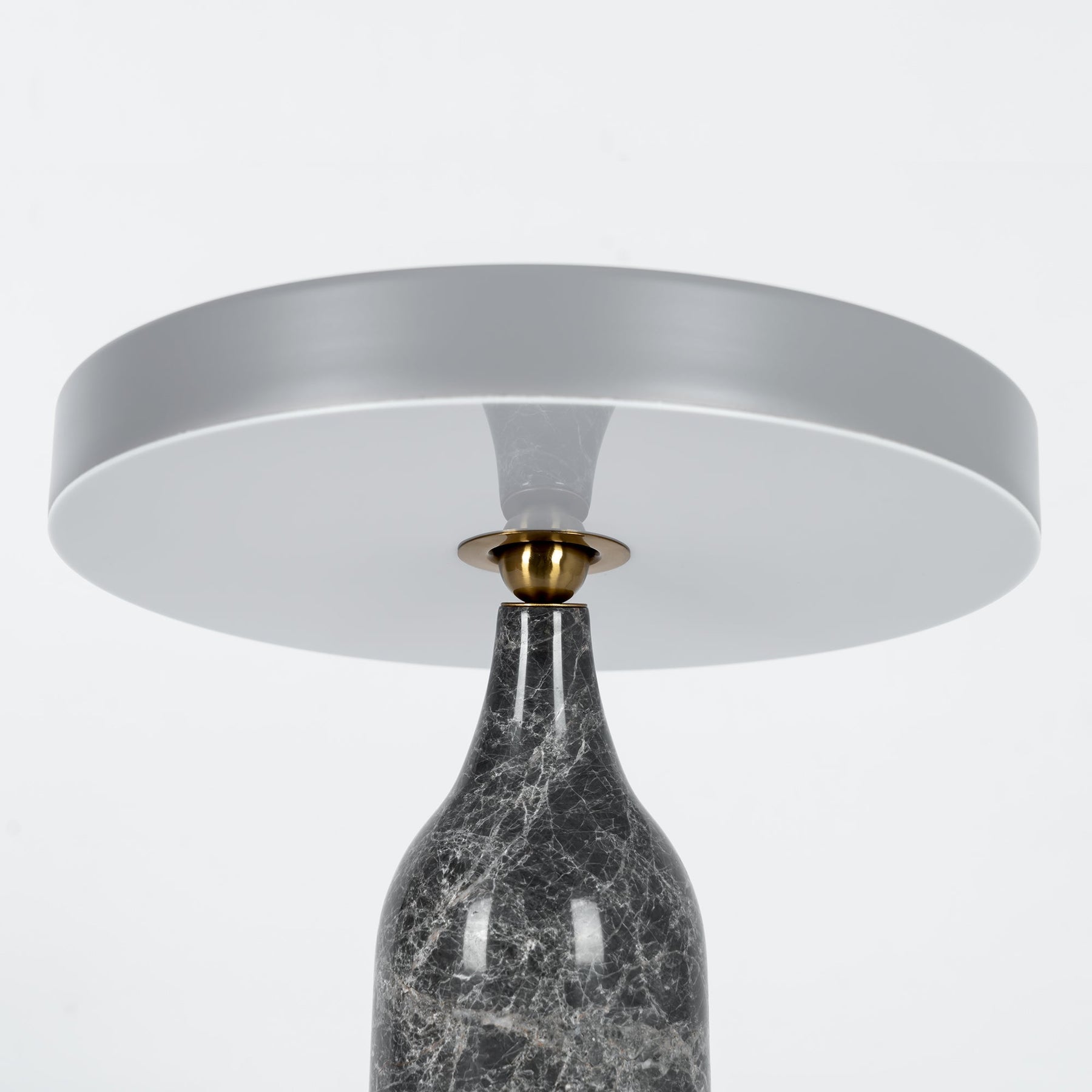 Lampe de Table Élégante en Marbre - Design Sophistiqué et Lumière Douce