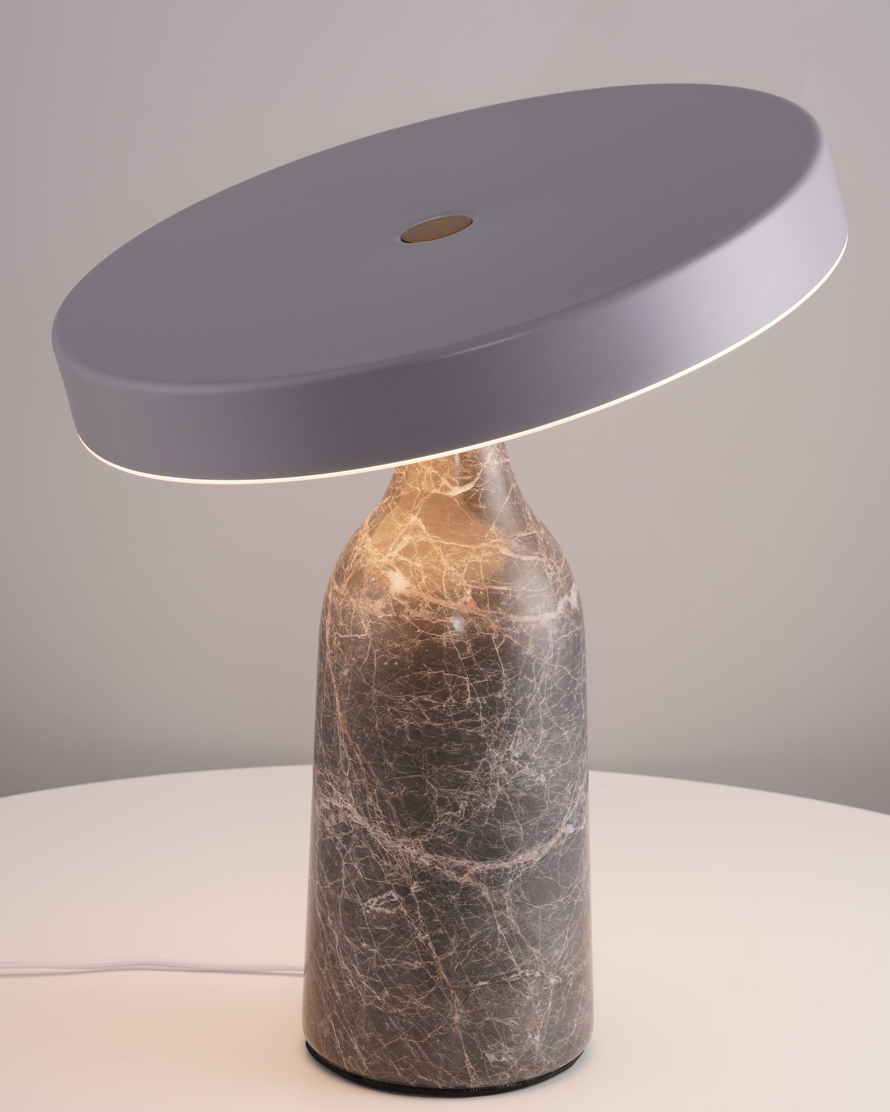 Lampe de Table Élégante en Marbre - Design Sophistiqué et Lumière Douce