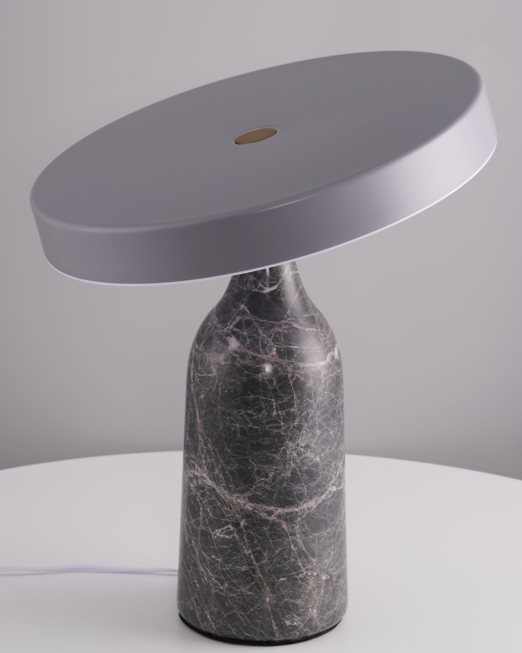 Lampe de Table Élégante en Marbre - Design Sophistiqué et Lumière Douce