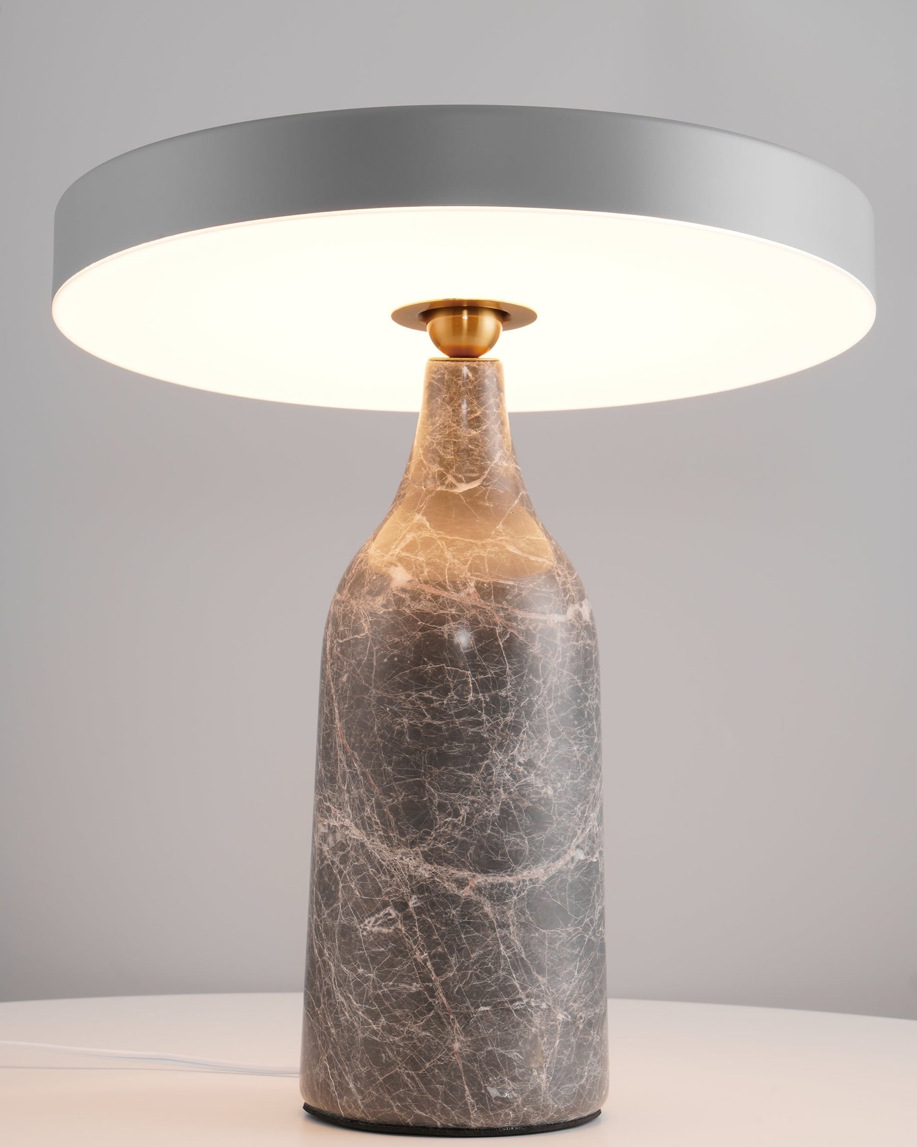 Lampe de Table Élégante en Marbre - Design Sophistiqué et Lumière Douce