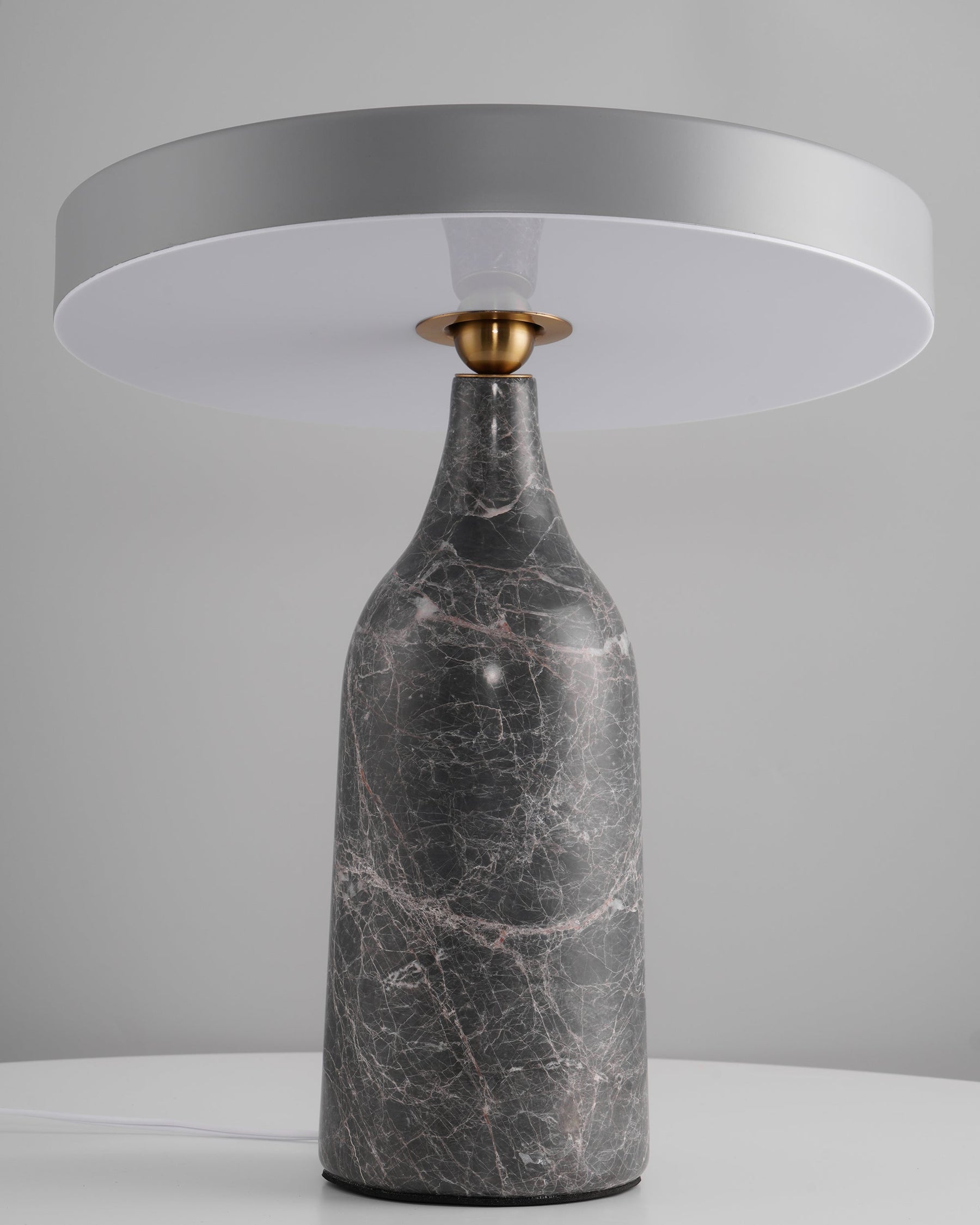 Lampe de Table Élégante en Marbre - Design Sophistiqué et Lumière Douce
