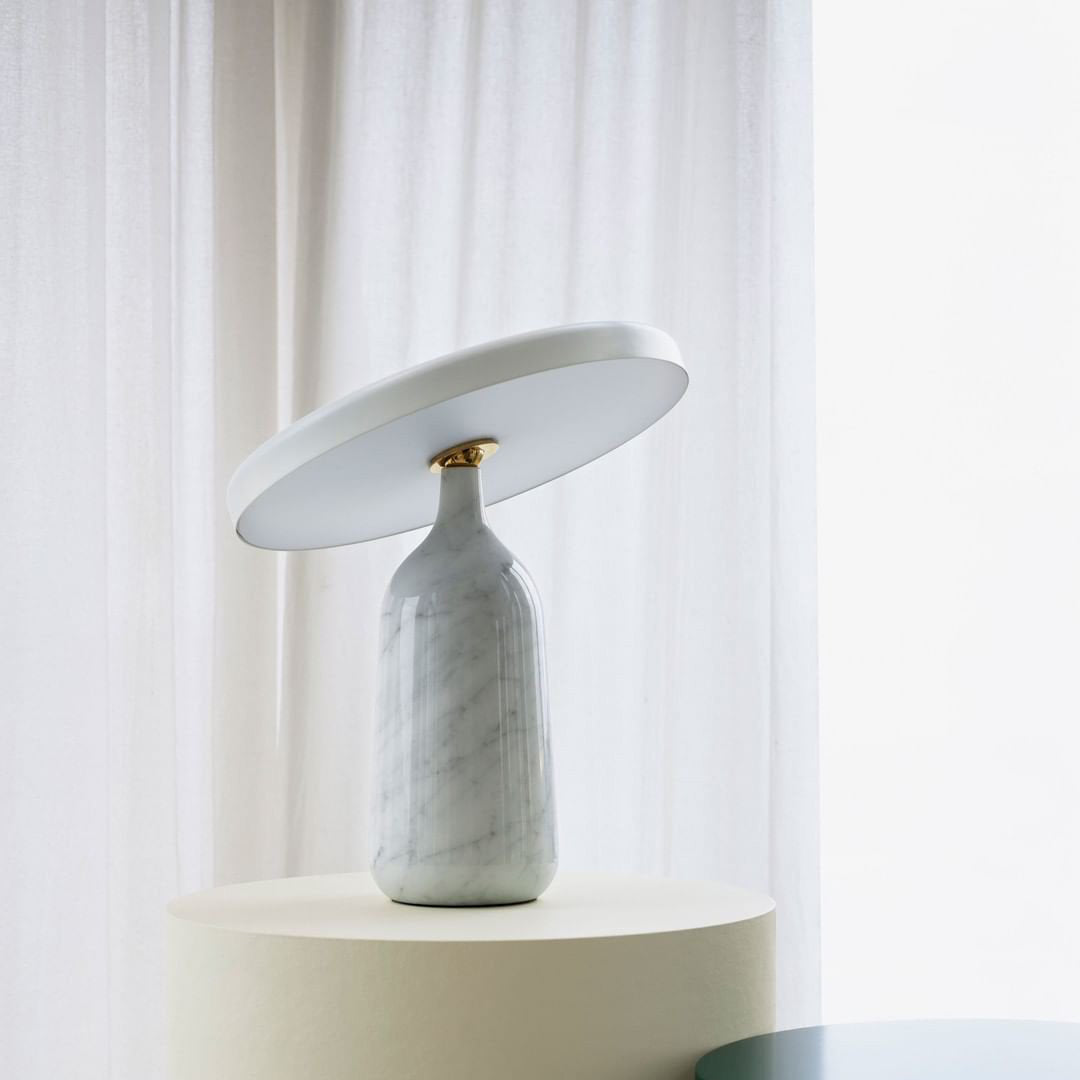 Lampe de Table Élégante en Marbre - Design Sophistiqué et Lumière Douce