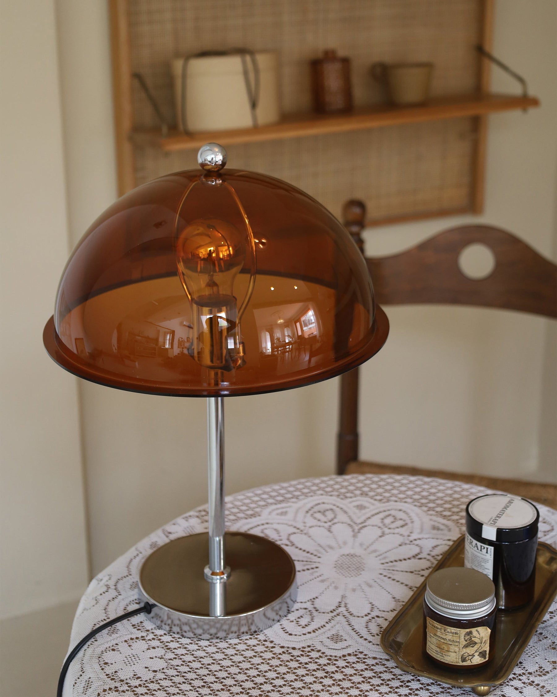 Lampe de Table Élégante en Argent - Design Chic avec Accents Acryliques