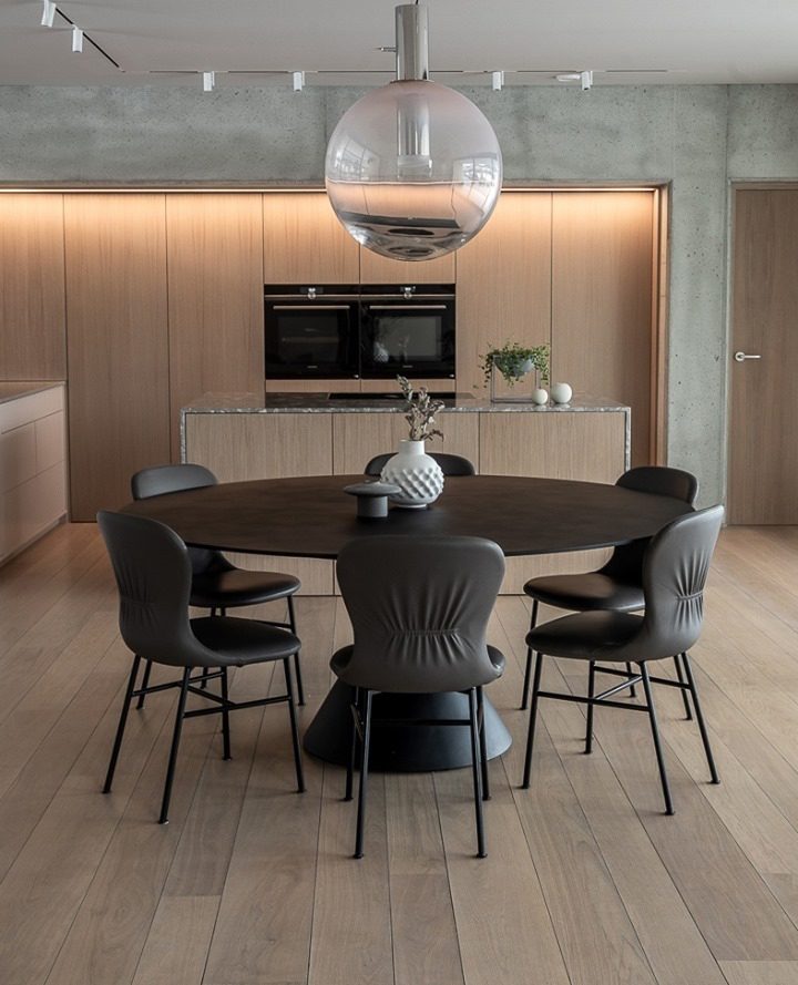 Lampe de Plafond Élégante pour Intérieur - Design Ventilé et Atmosphère Apaisante