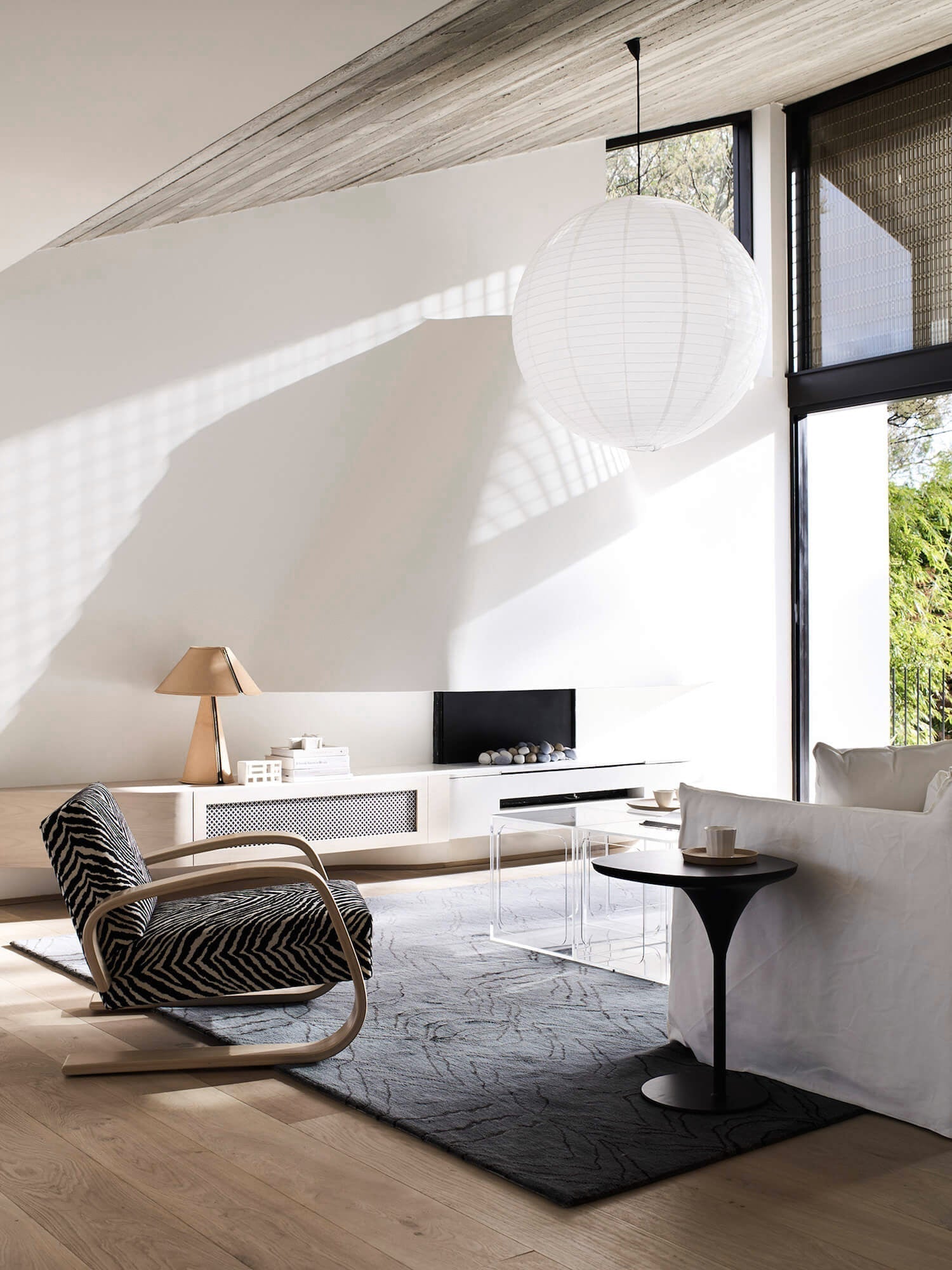 Lampe de Bureau Design Unique - Élégante en Cuir et Métal