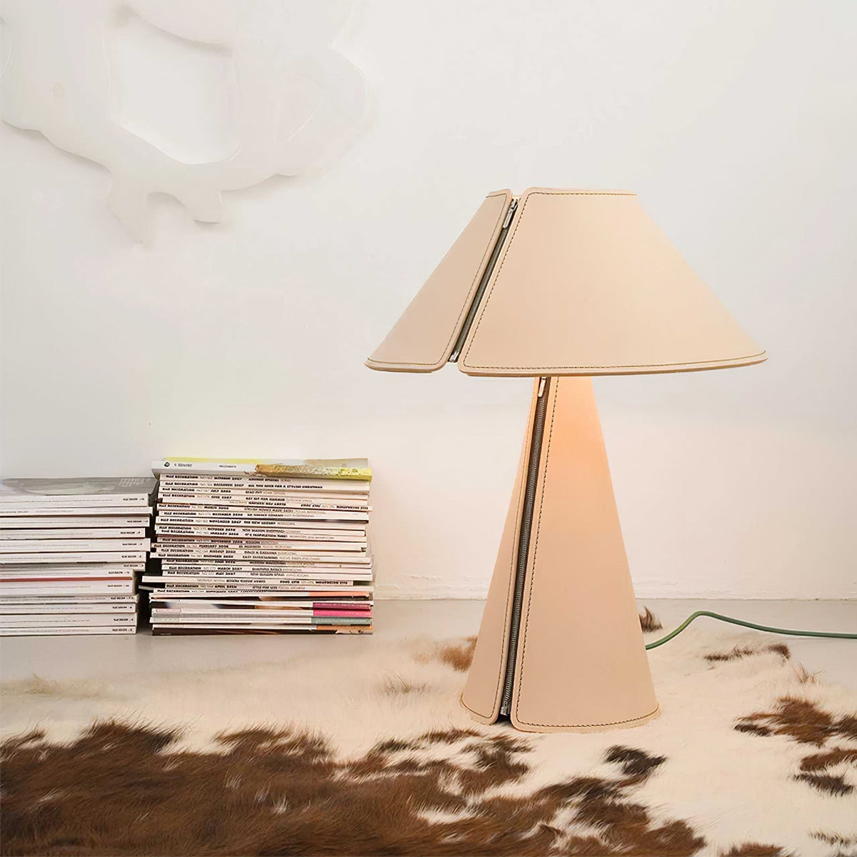 Lampe de Bureau Design Unique - Élégante en Cuir et Métal