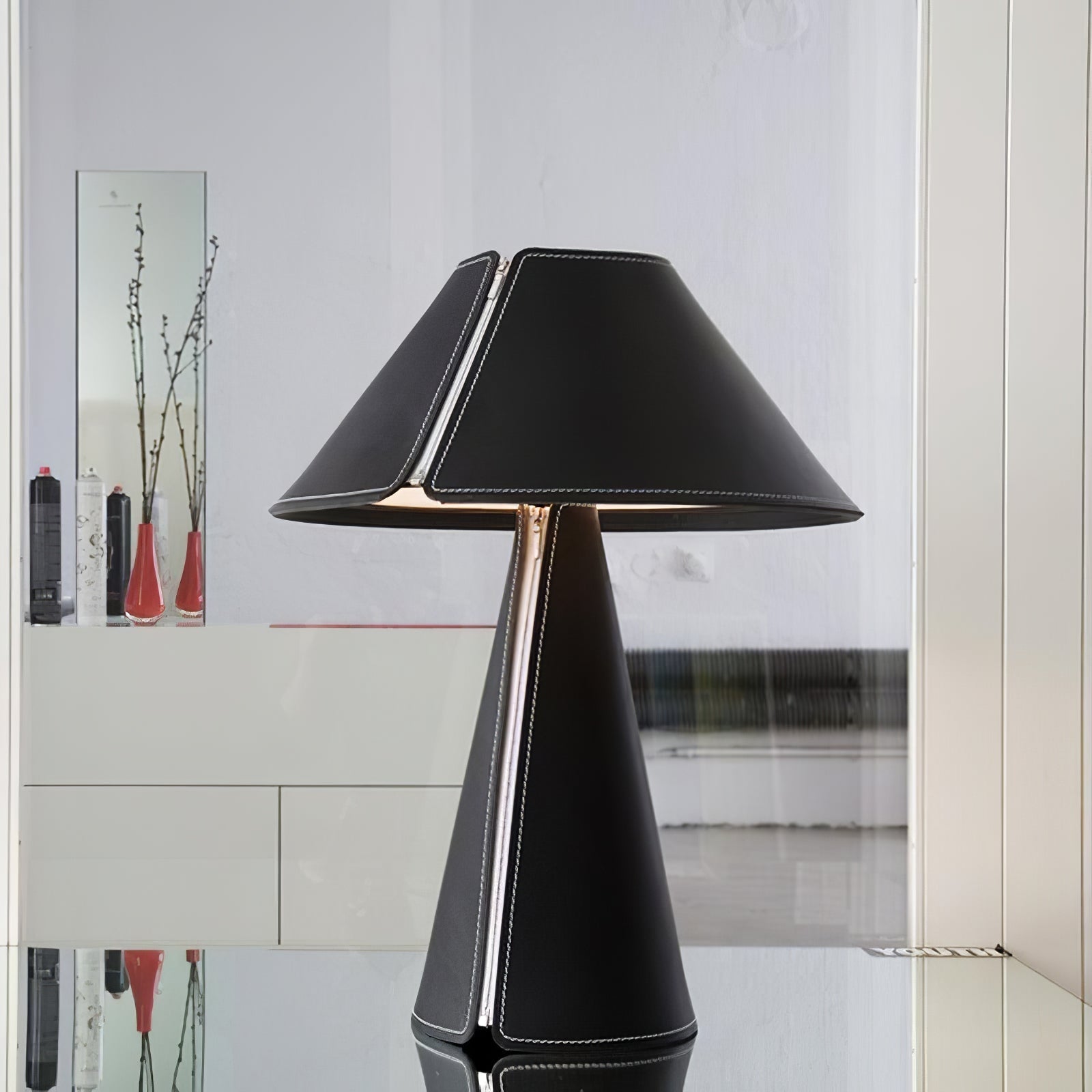 Lampe de Bureau Design Unique - Élégante en Cuir et Métal