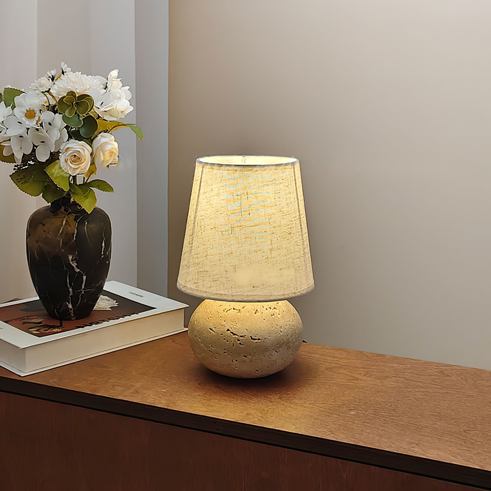 Lampe de Table en Travertin Jaune - Élégance Naturelle et Design Intemporel