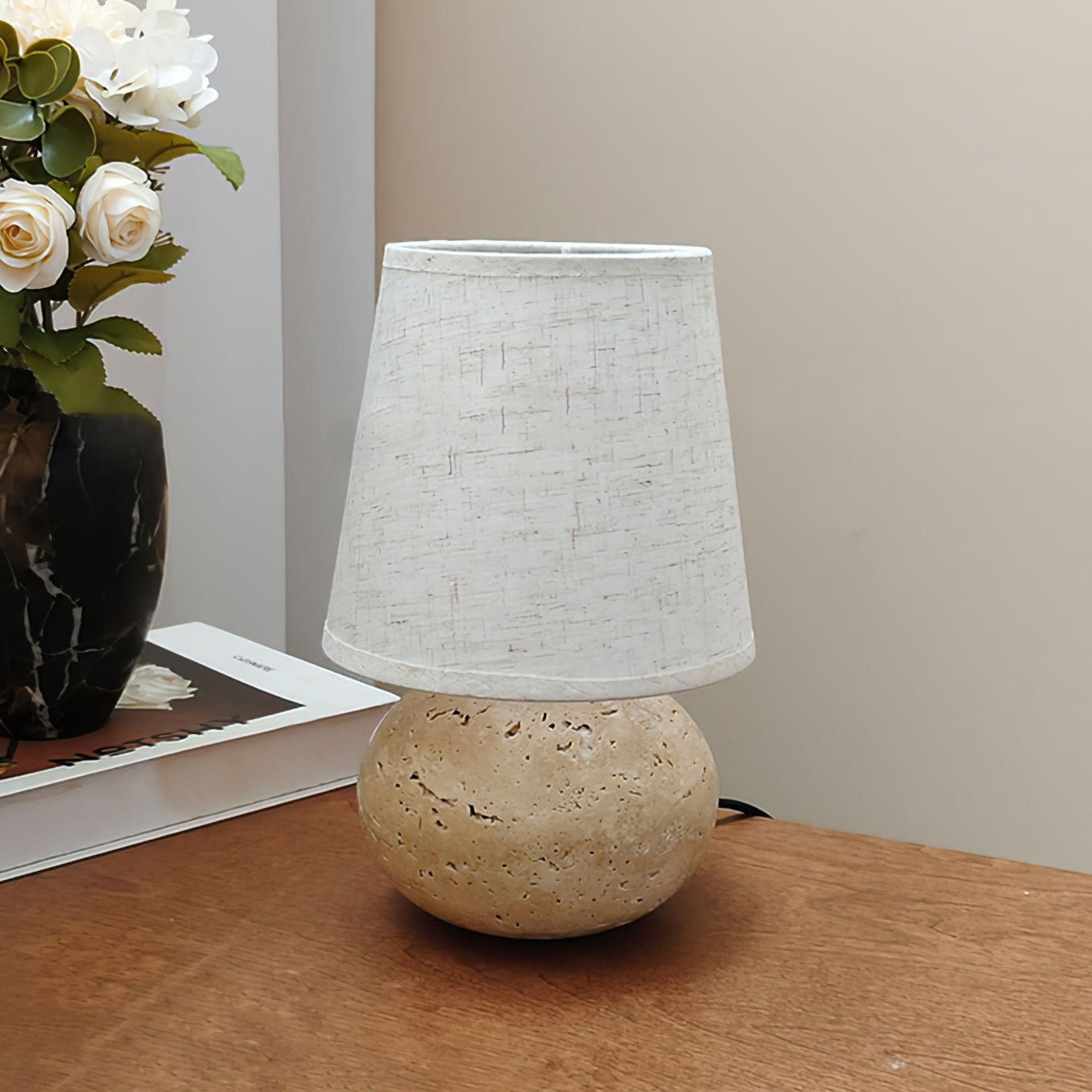 Lampe de Table en Travertin Jaune - Élégance Naturelle et Design Intemporel