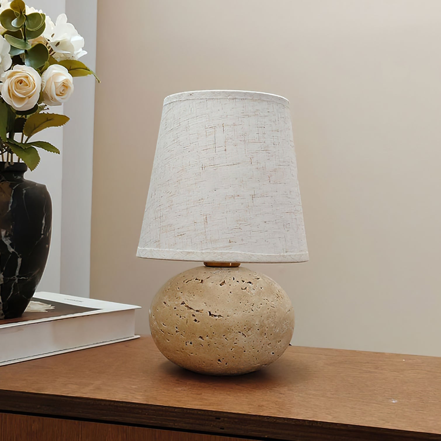 Lampe de Table en Travertin Jaune - Élégance Naturelle et Design Intemporel