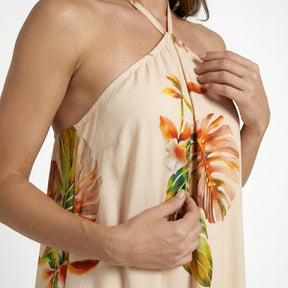 Robe mini col licou dos nu ajustée chic pour soirée cocktail femme