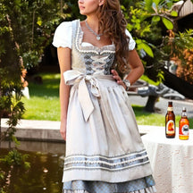 Robe dirndl abricot élégante - Style traditionnel avec laçage romantique
