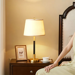 Lampe de Table en Laiton - Design Luxueux et Lumière Chaleureuse