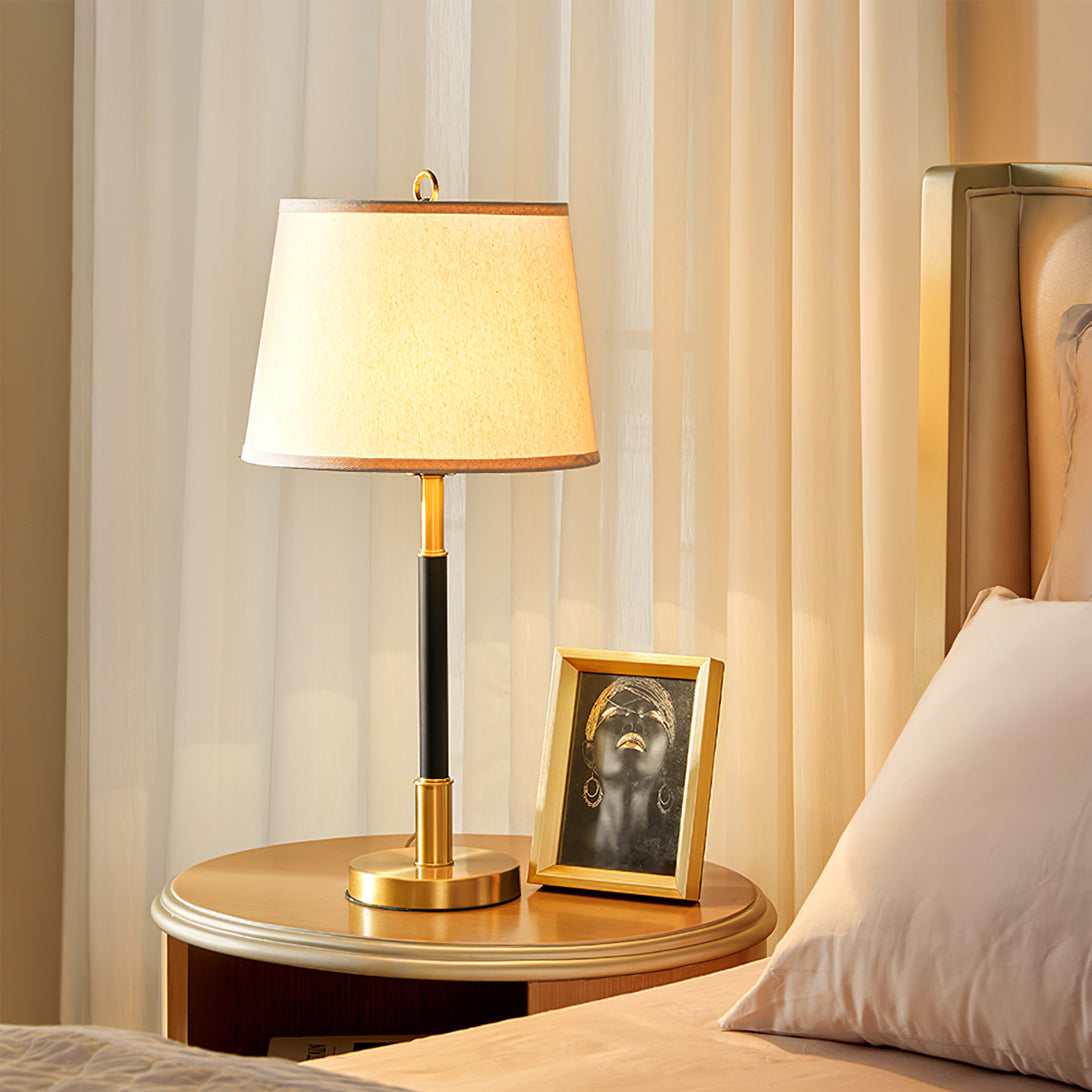Lampe de Table en Laiton - Design Luxueux et Lumière Chaleureuse