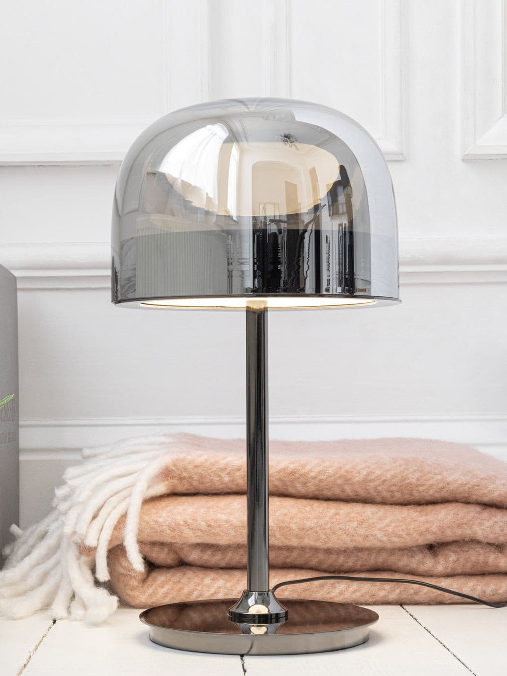 Lampe de Table LED Moderne - Design Élégant et Éclairage Doux
