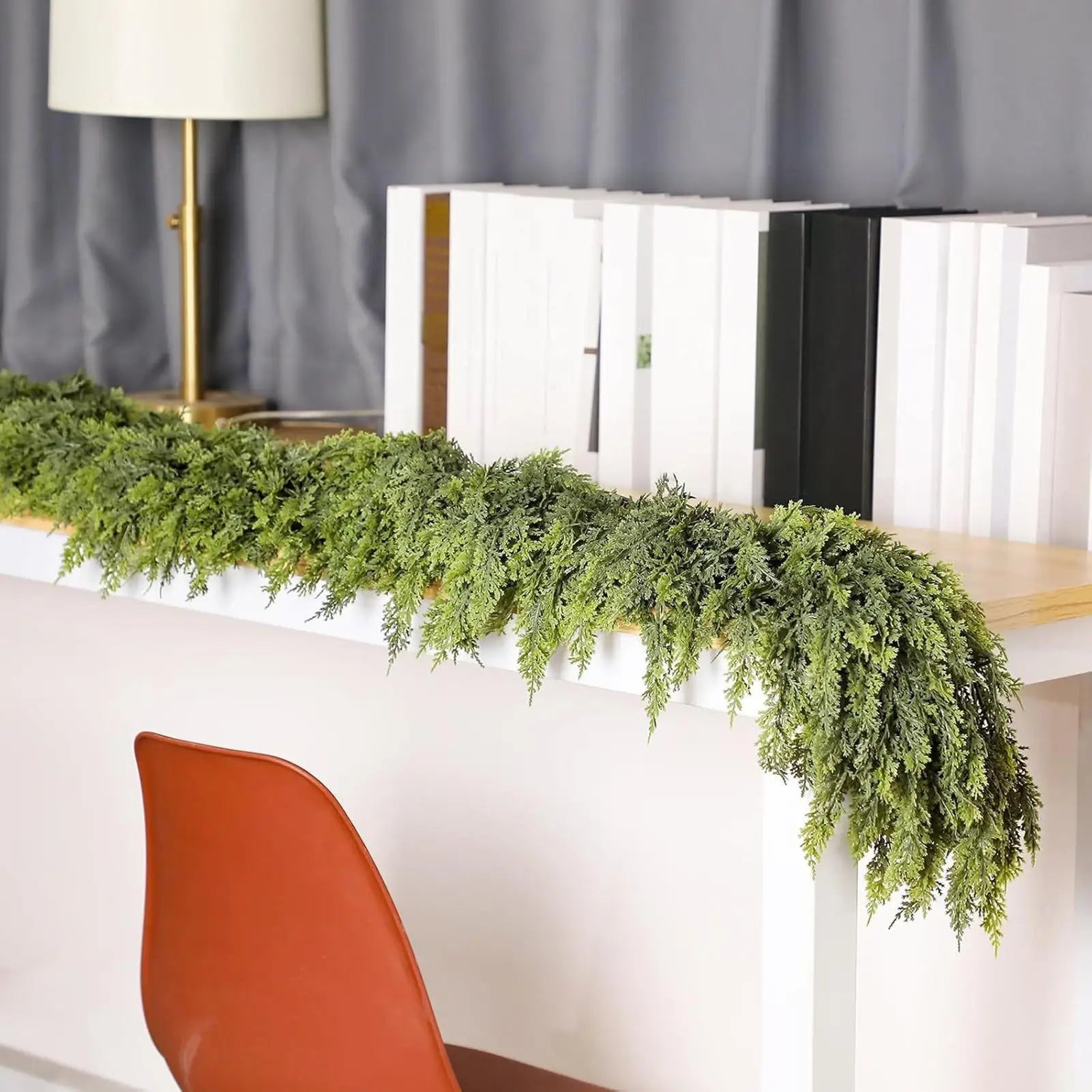 Guirlande de Noël en Cyprès - Décoration Élégante avec Lumières LED