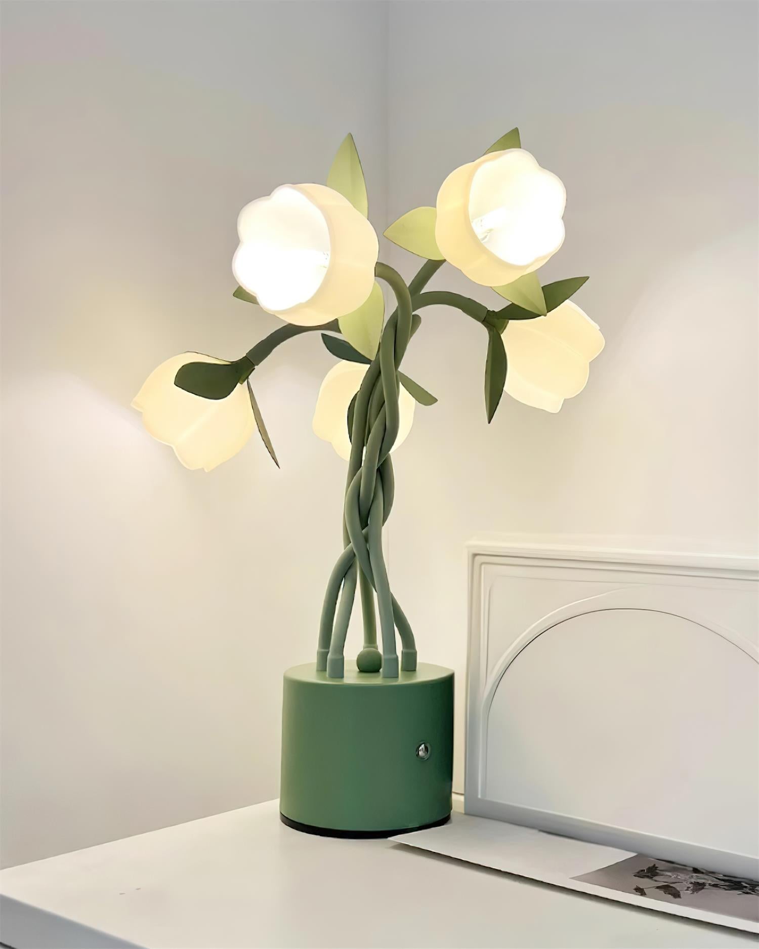 Lampe de Table Florale Sculpturale - Éclairage Élégant Inspiré par la Nature