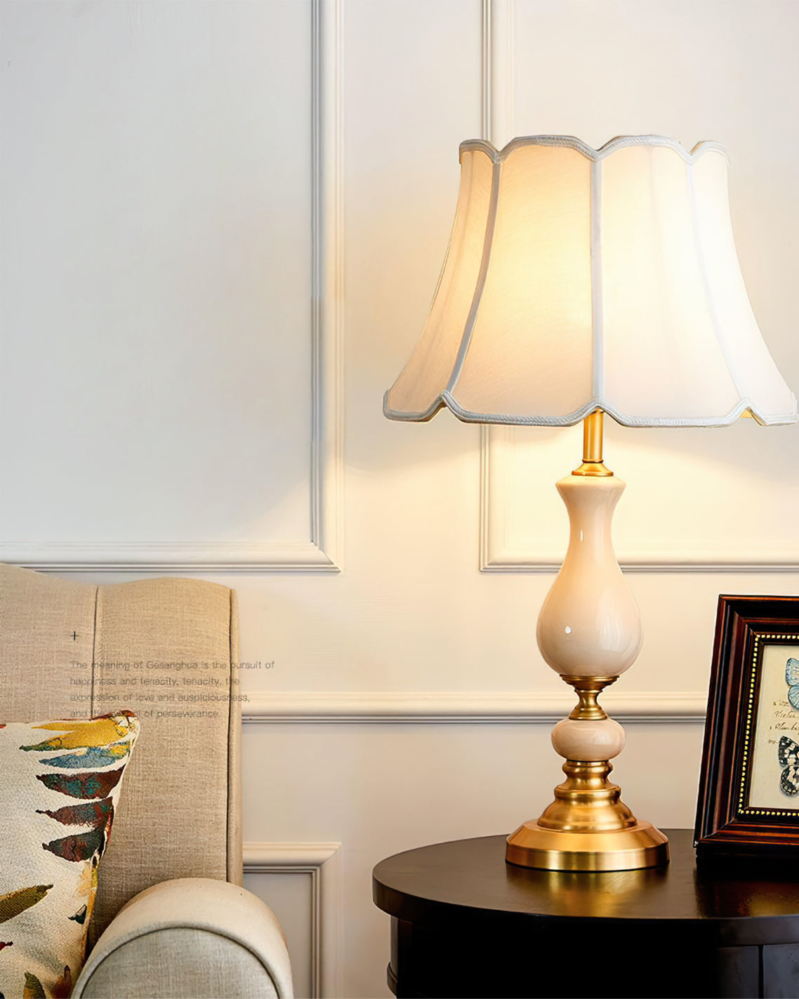 Lampe de Table en Céramique et Laiton - Élégance Intemporelle et Matériaux Premium