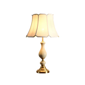 Lampe de Table en Céramique et Laiton - Élégance Intemporelle et Matériaux Premium