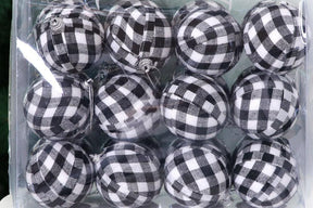 Boules de Noël à Carreaux - Décoration Festive et Chaleureuse
