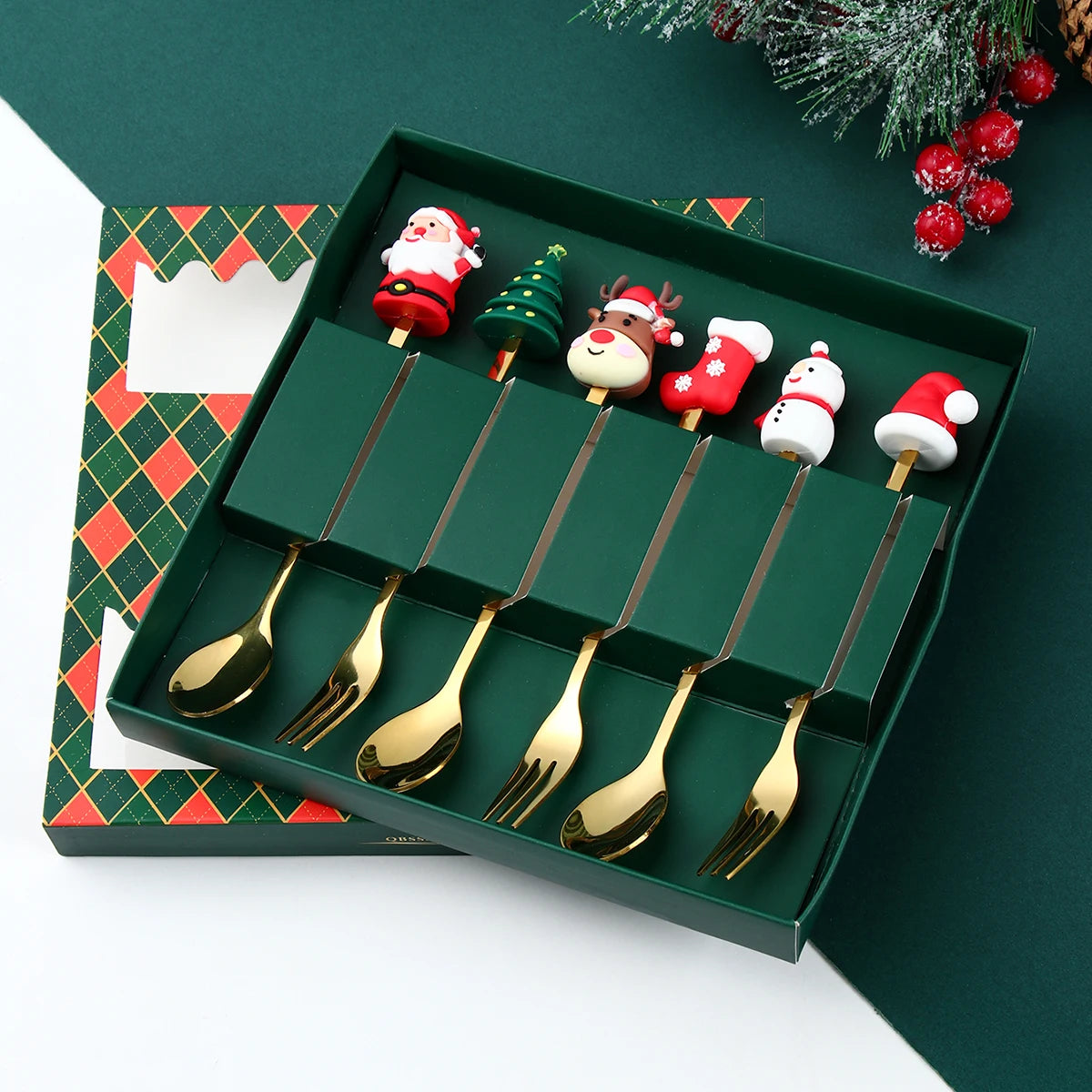 Couverts de Noël Dorés - Ensemble Festif pour Repas Élégants