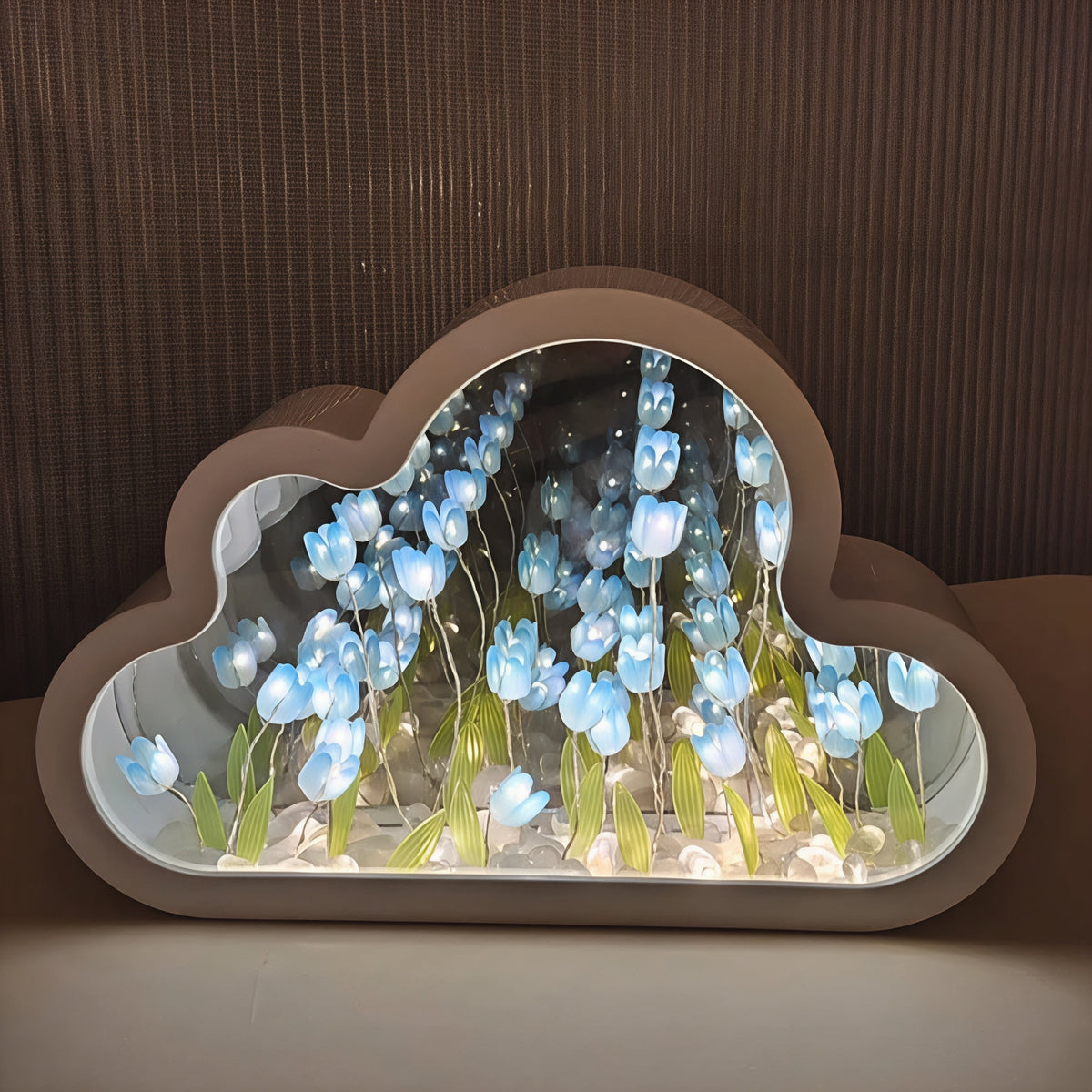 Lampe LED Florale Compacte - Effet Miroir Infini et Énergétiquement Efficace