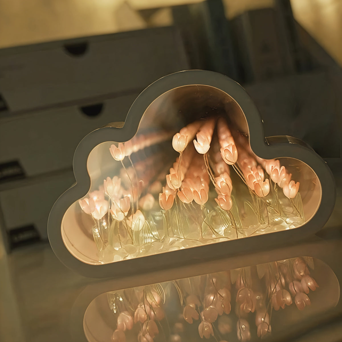 Lampe LED Florale Compacte - Effet Miroir Infini et Énergétiquement Efficace