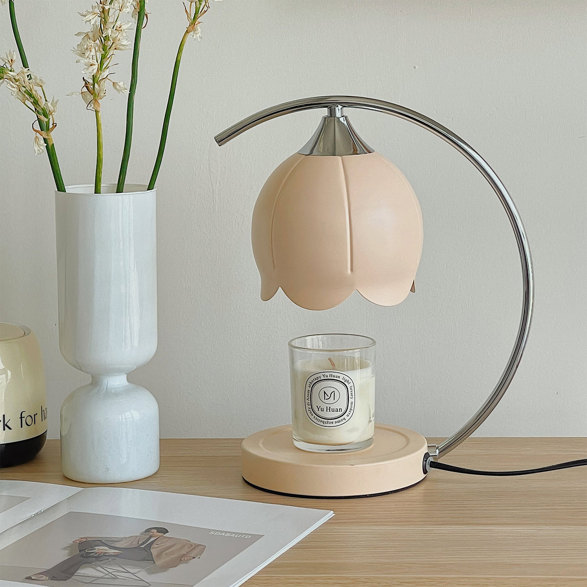 Lampe de Table Design Floral - Éclairage Raffiné et Atmosphère Chaleureuse