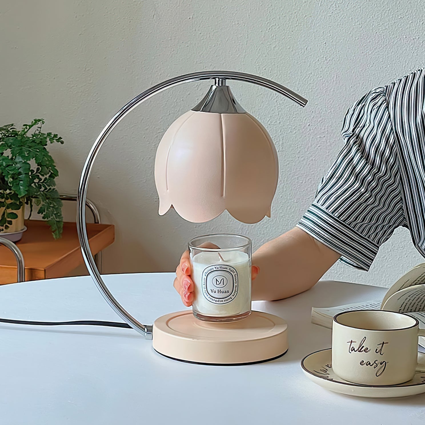 Lampe de Table Design Floral - Éclairage Raffiné et Atmosphère Chaleureuse