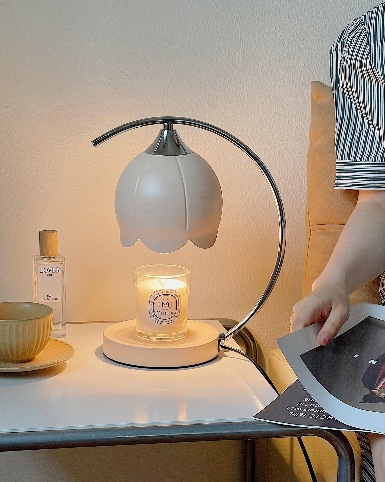 Lampe de Table Design Floral - Éclairage Raffiné et Atmosphère Chaleureuse