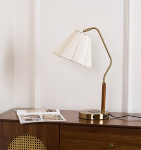 Lampe de Table en Tissu Luxe - Base Dorée et Design Élégant