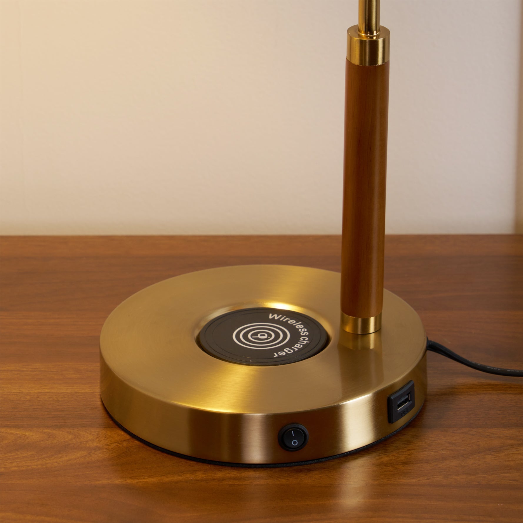 Lampe de Table en Tissu Luxe - Base Dorée et Design Élégant