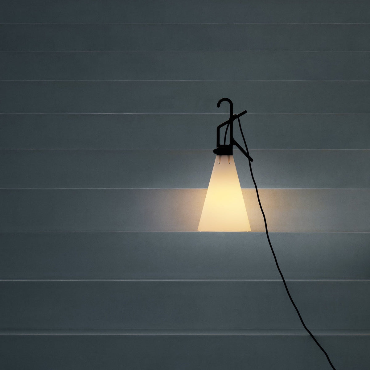Lampe d'Extérieur Légère pour Camping - Design Pratique et Résistant aux Intempéries