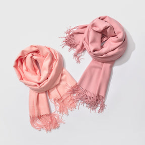 Écharpe Élégante à Franges pour Femmes - Style Monochrome et Confort Optimal