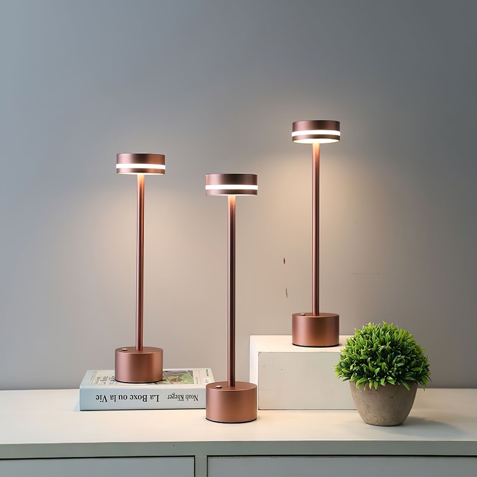 Lampe de Table LED Design Élégant - Ambiance Chaleureuse et Romantique
